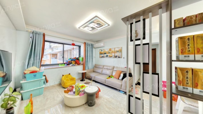 莲花广场二手房实景图