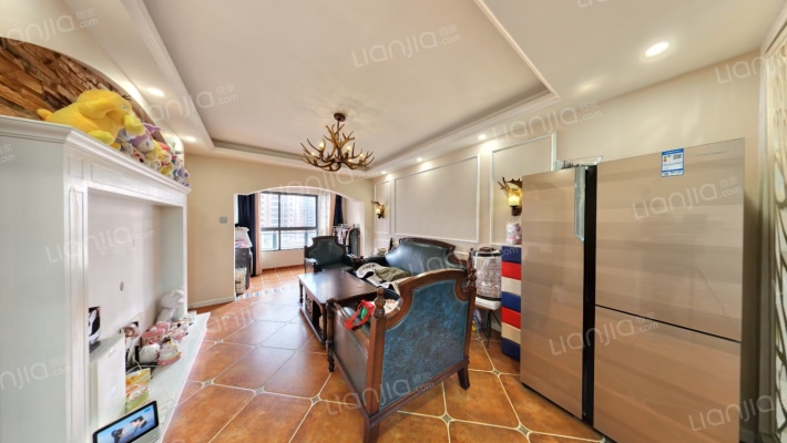 弘德西街好莱城二手房实景图