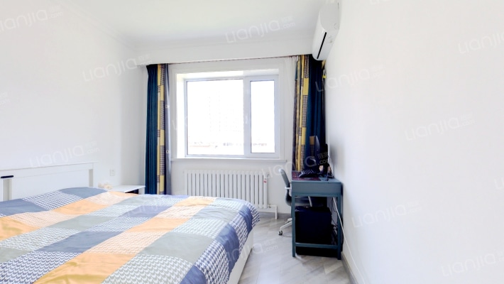 丹东街（民主广场）二手房实景图