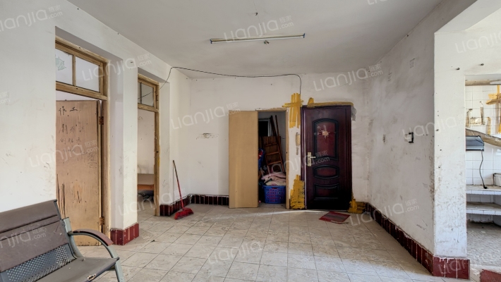 桂登商场二手房实景图