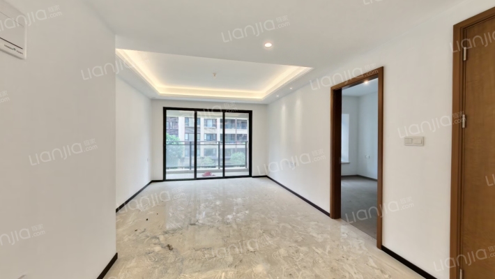 龙光玖御湖二手房实景图