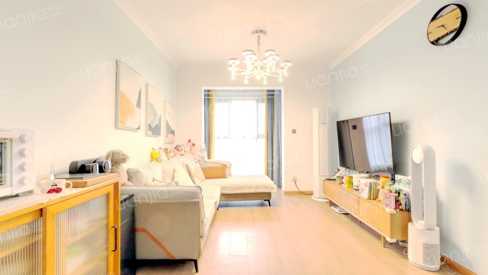 合能珍宝琥珀3期二手房实景图