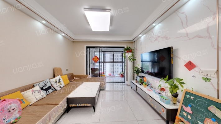 天铂二手房实景图