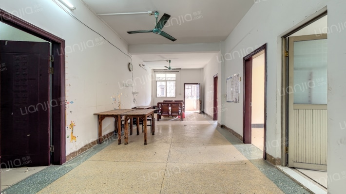 公园前路二手房实景图