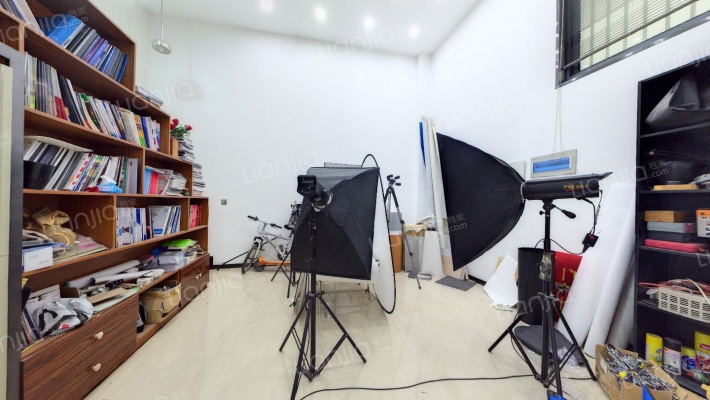 怡乐银座二手房实景图