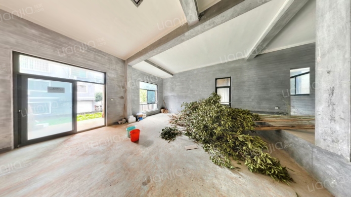 鸿鼎华庭B区二手房实景图