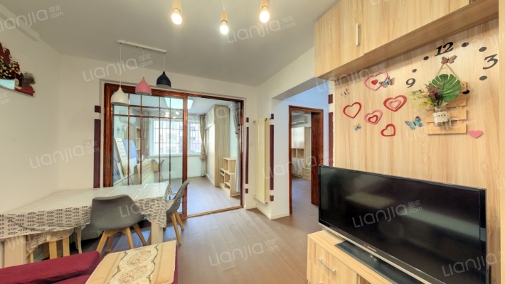 香港中路155号二手房实景图