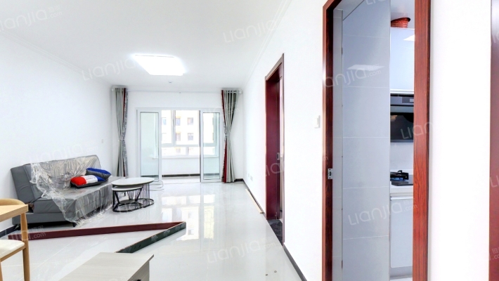 小区在华阳路北德信公园旁，房龄新，社区人车分流-客厅