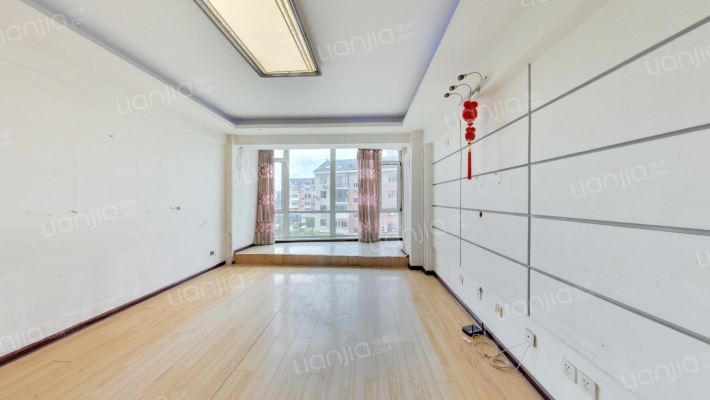 龙畔金泉五期K1区二手房实景图