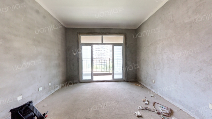 万峰城A区依云谷二手房实景图