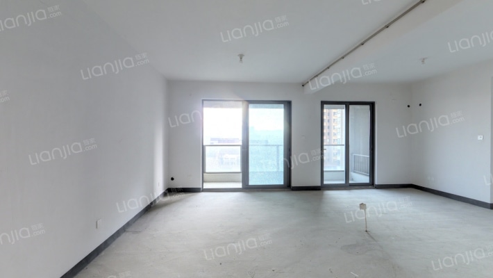 中梁·峯荟尚望二手房实景图