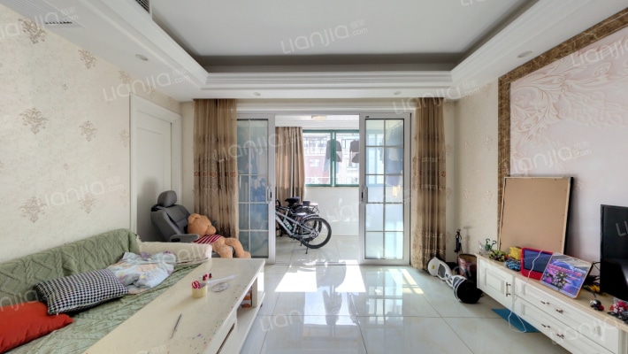 名人世家二手房实景图