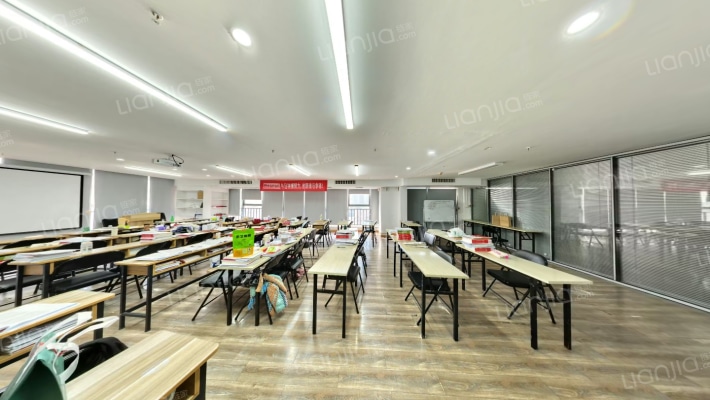 华美欧大厦二手房实景图