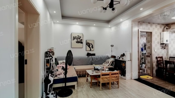 青年堤环卫小区二手房实景图