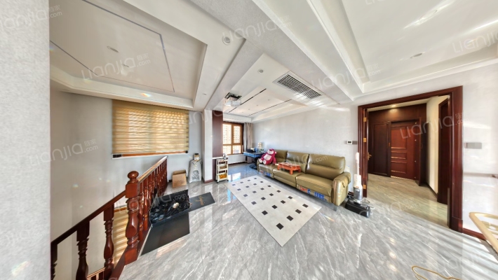 雍鑫莱茵翠景二手房实景图