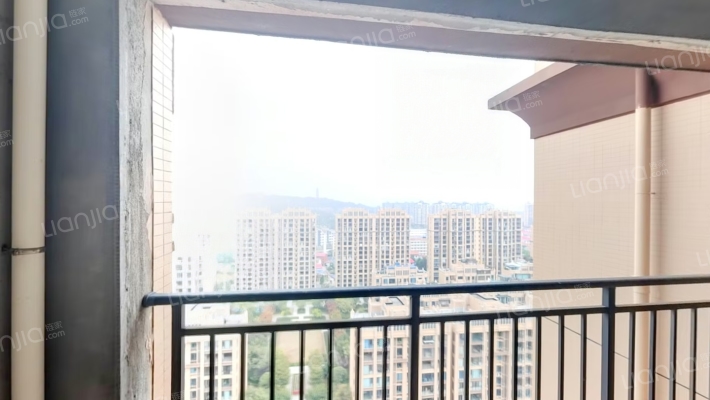 滨水翡丽城二期二手房实景图