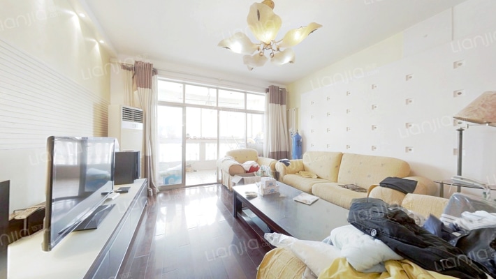 亚麦山庄二手房实景图