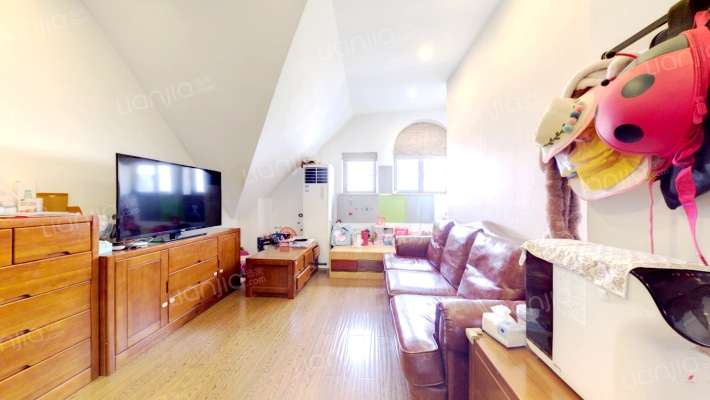 爱丁郡二手房实景图