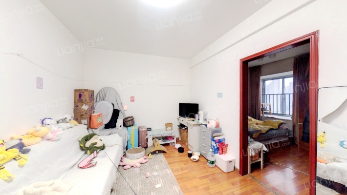 爱丁郡院二手房实景图