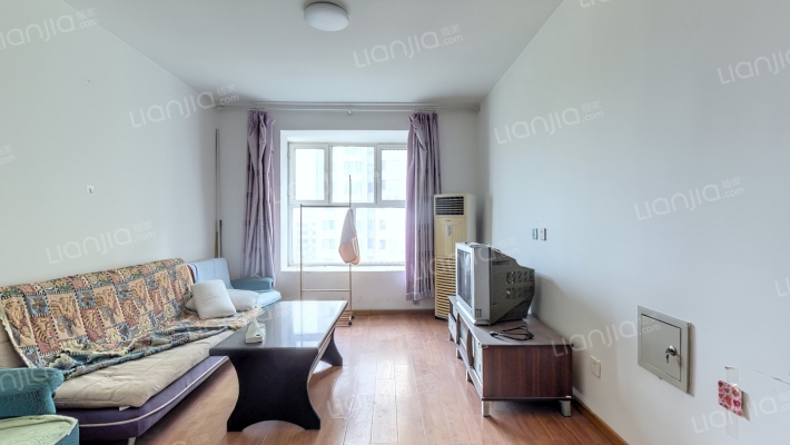 范阳路名流美域小区，环境优美，交通便利二居室。-客厅