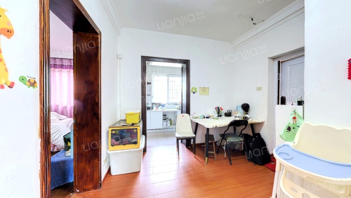 化工宿舍二手房实景图