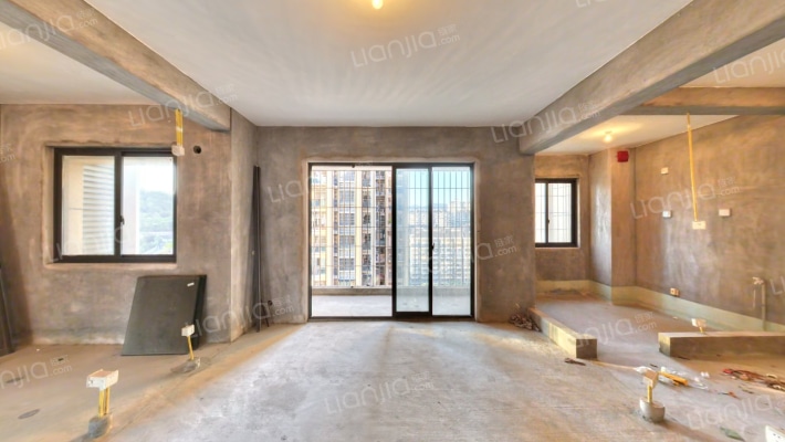 岳峰新城三区二手房实景图