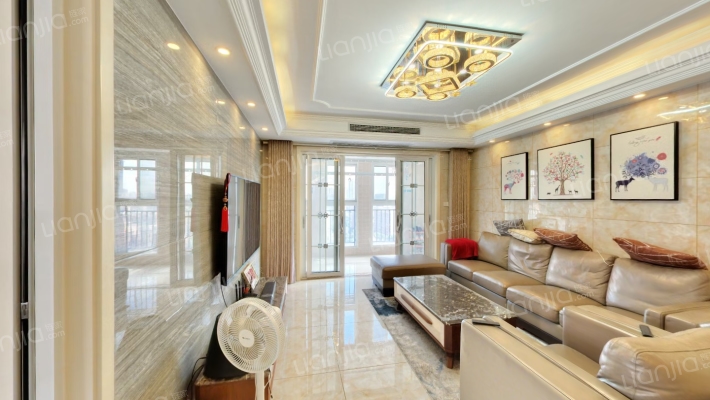 中大诺卡小镇二手房实景图