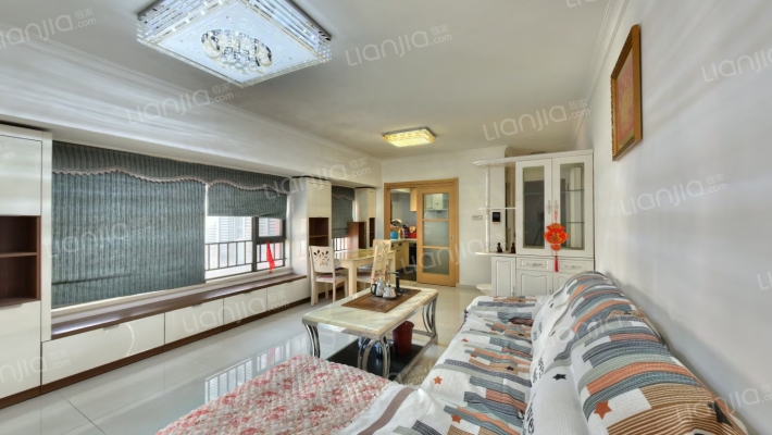 万科魅力之城一期二手房实景图