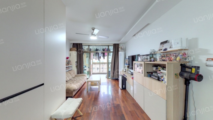 日月新殿东区二手房实景图