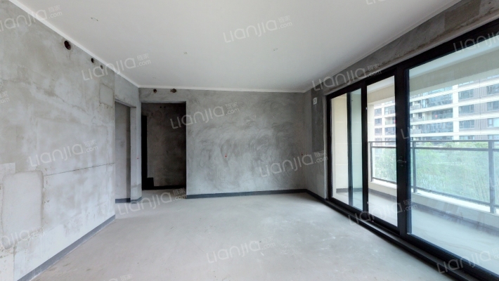 融信海月平湖二手房实景图