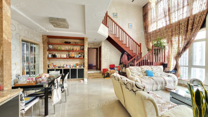 春城雅云轩二手房实景图