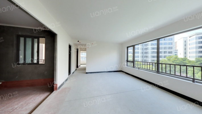 中海春华尚城二手房实景图