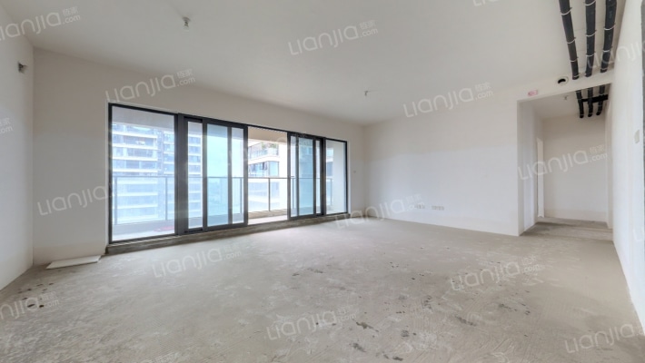 中南融创玖华台邸二手房实景图