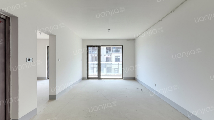 天润西麓府二手房实景图