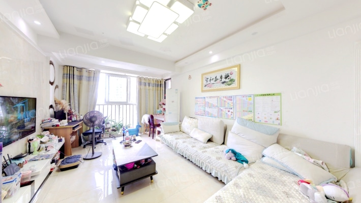 置信逸都B区二手房实景图