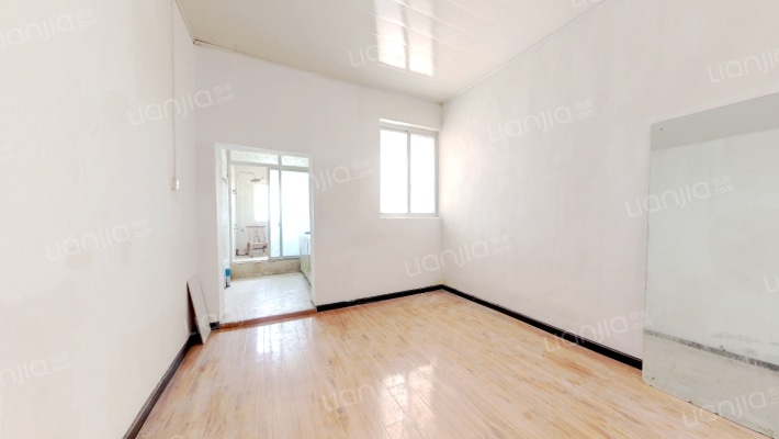 人民路五金厂家属院二手房实景图