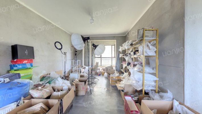 天伦湾三期南北通透三居室，一个单元，居住人数少-客厅