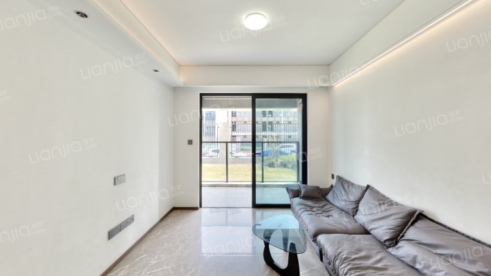 万科卓越珑远未来之光二手房实景图