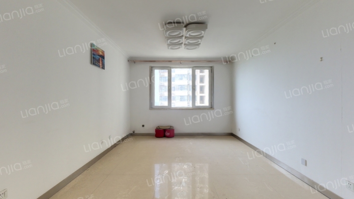 水岸花城，精装两居，明厨明卫，南北通透，中间楼层-客厅