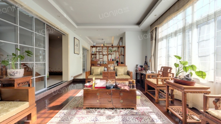 伊莎士花园二手房实景图