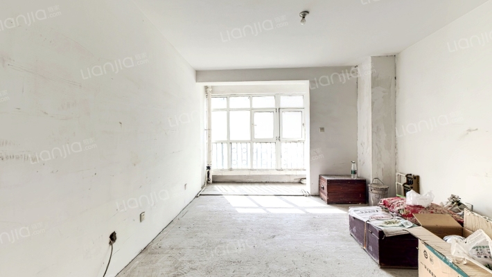 房子格局方正，采光视野佳，房本满五，税费低-卧室