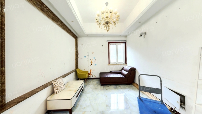 爱丁郡二手房实景图