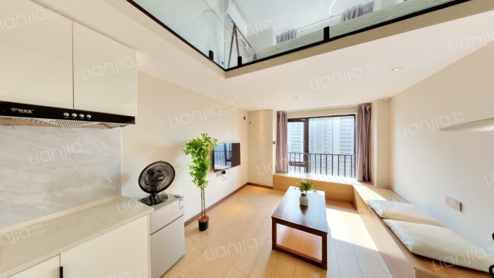 卓越江岸二手房实景图