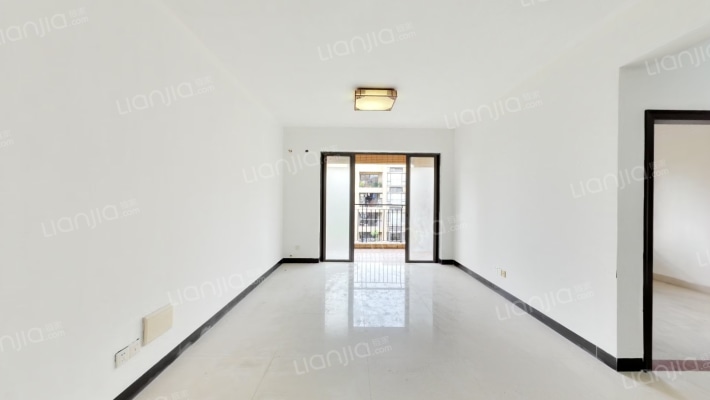 保利亚奥花园二手房实景图