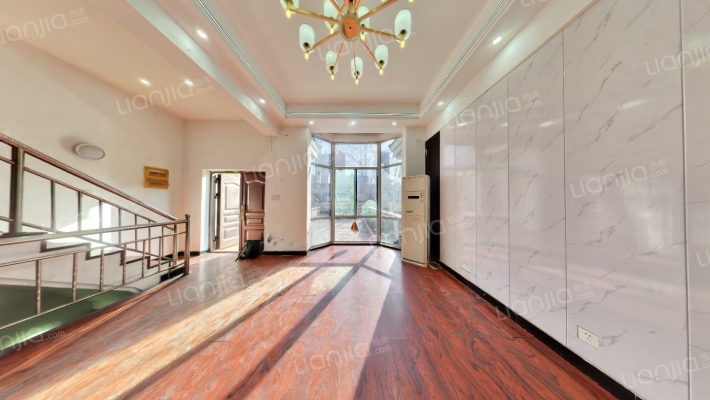 纯翠领域二手房实景图