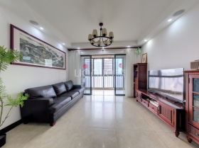 满五唯一 2018年小区 有南有北 4房 装修保养好