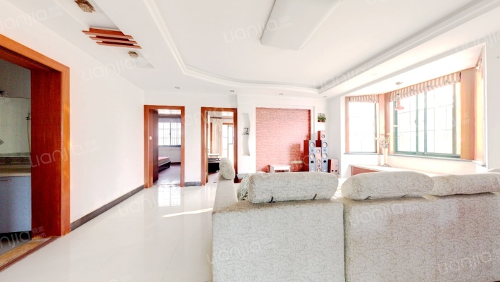 名湖花苑二手房实景图