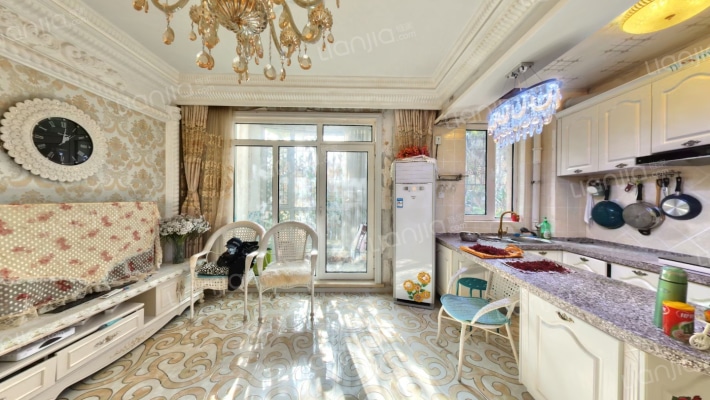 华通和平海岸芭萨香谷二手房实景图