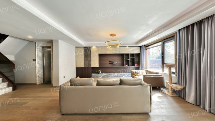 鲁能泰山7号院二手房实景图