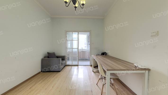 沙湖港湾B区二手房实景图